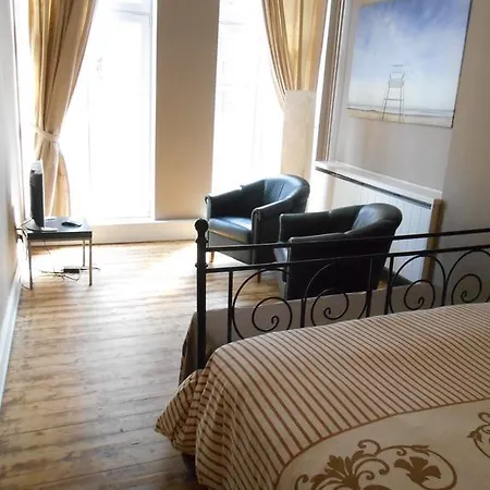 Bed & Breakfast B Eaufort 2*